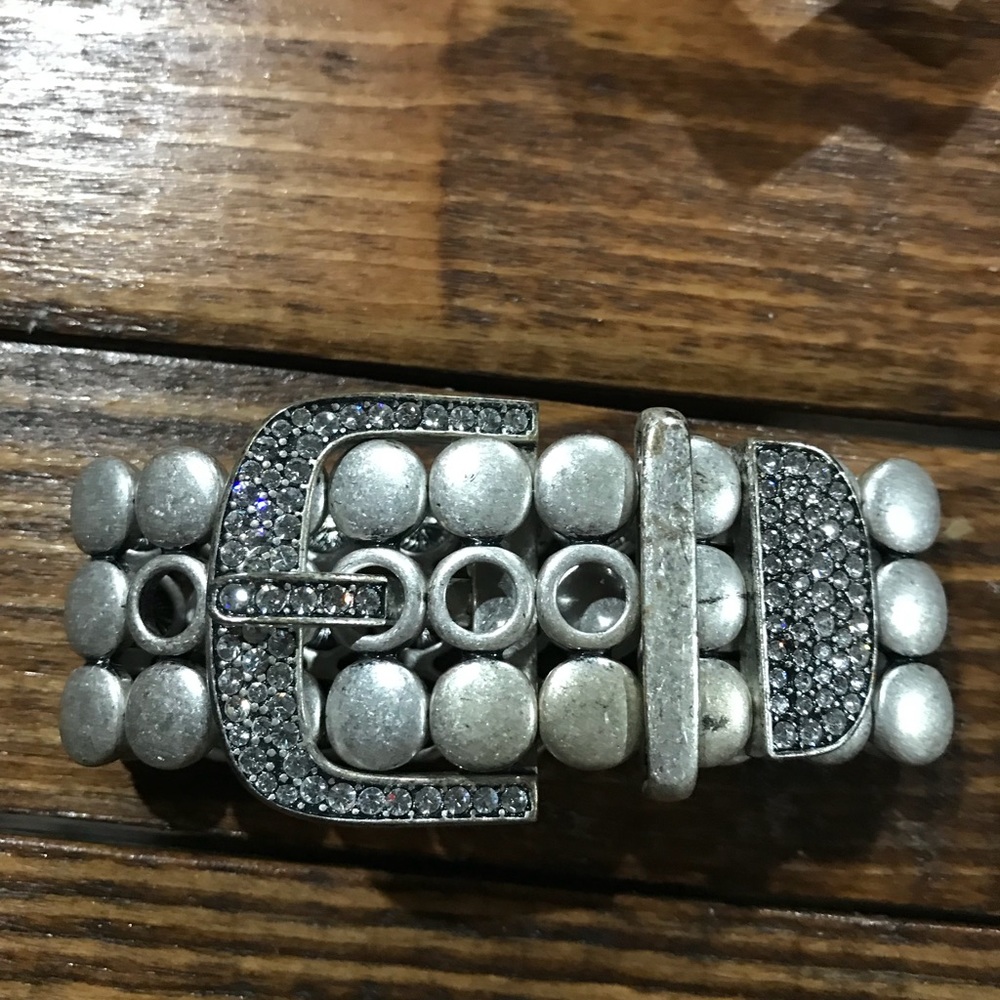 Stretchy silver buckle bracelet